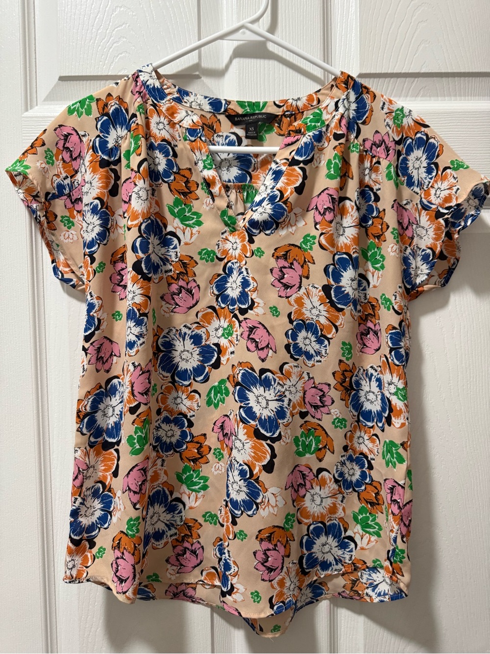 Banana Republic Beige Floral V-Neck Dolman Sleeve Top